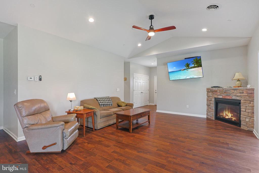 93 CANDLEWICK COURT