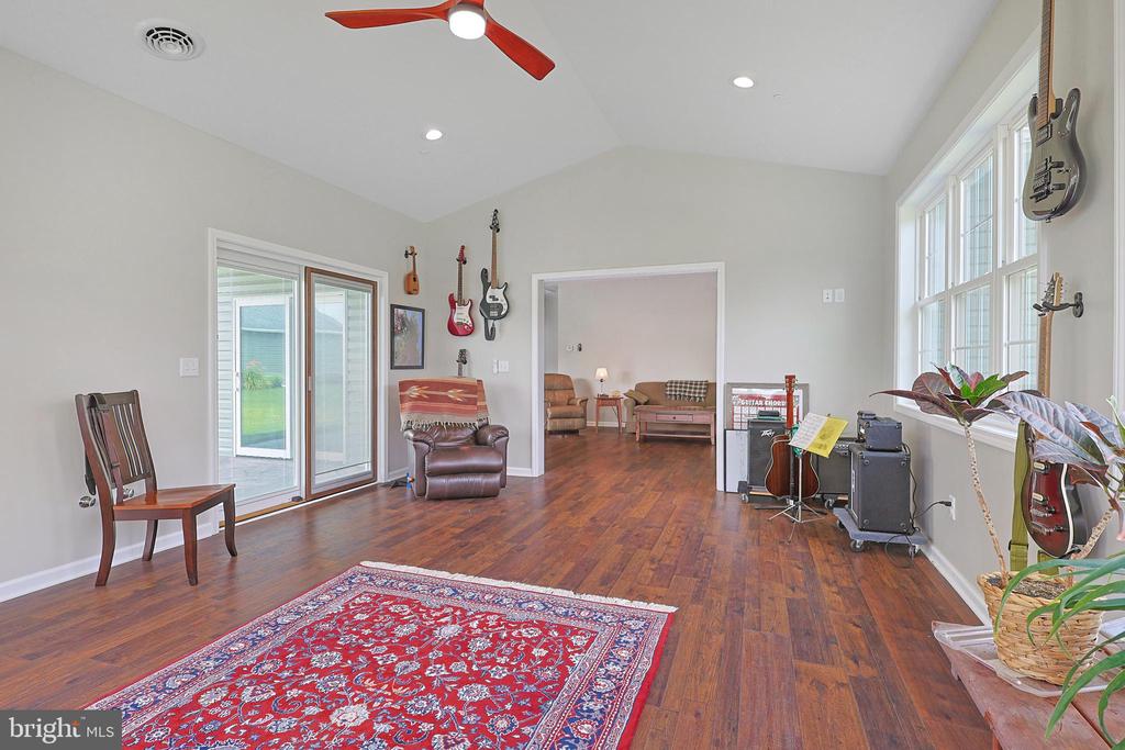 93 CANDLEWICK COURT