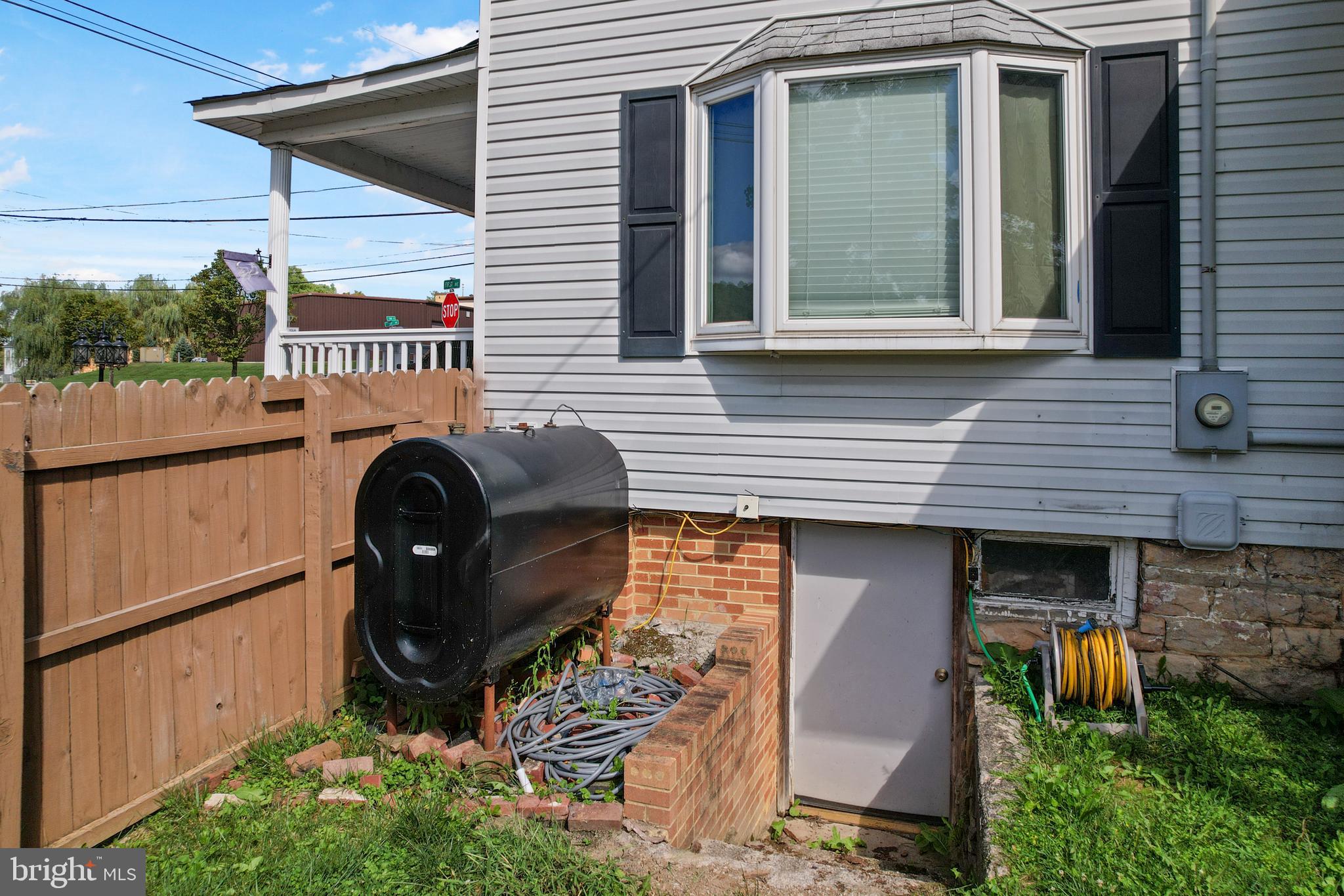 419 OAK STREET