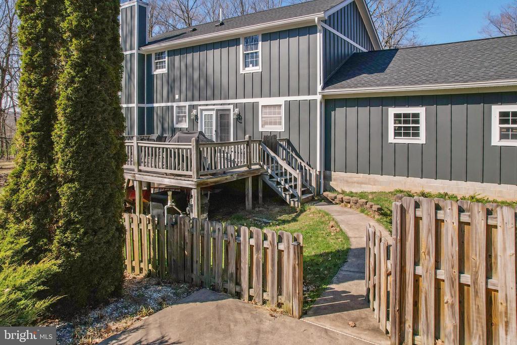 33 TEABERRY RIDGE ROAD