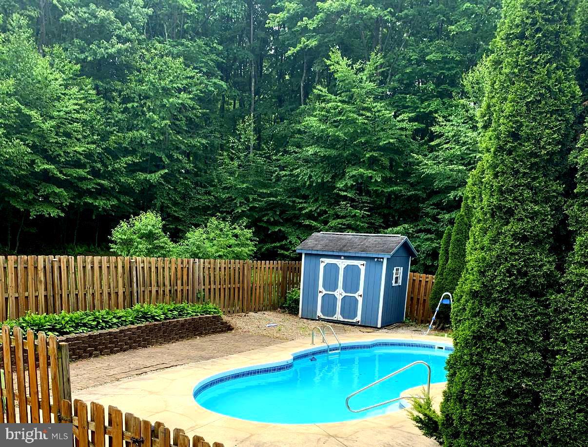 33 TEABERRY RIDGE ROAD