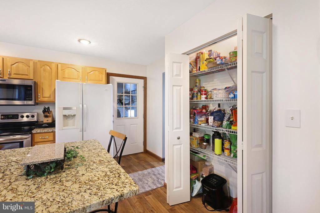 337 LAUREL WOOD DRIVE