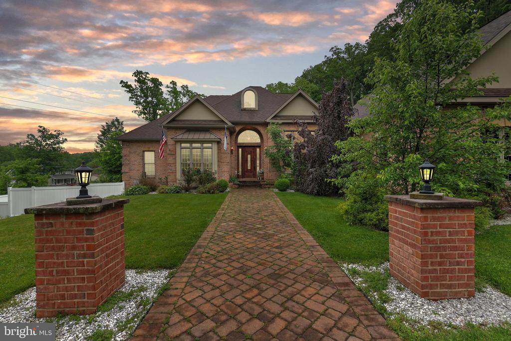 25 Mariner Ct