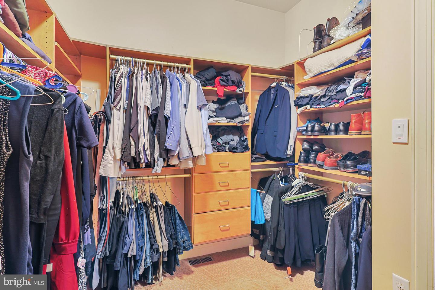 25 Mariner Ct
