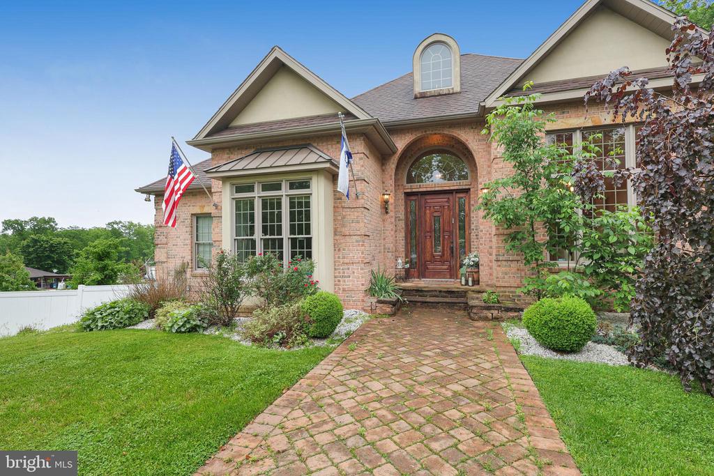 25 Mariner Ct