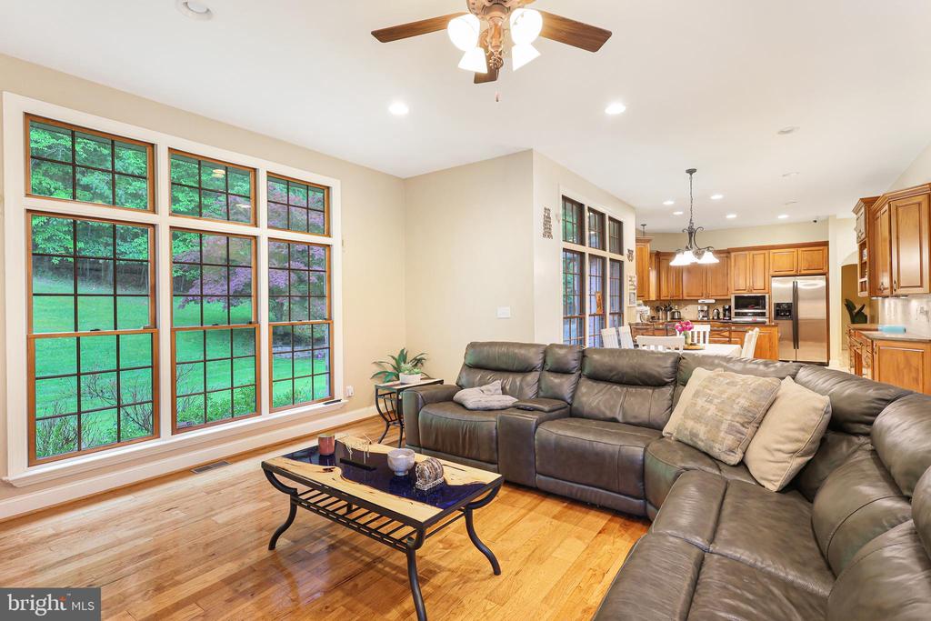 25 Mariner Ct