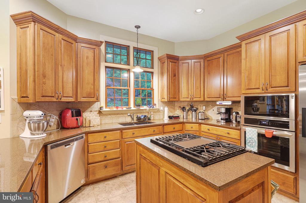 25 Mariner Ct