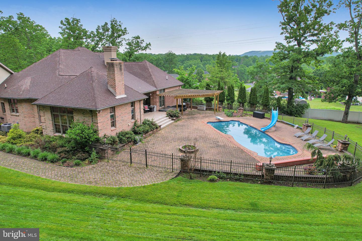 25 Mariner Ct
