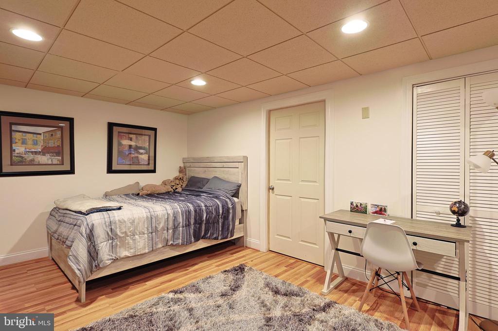 25 Mariner Ct