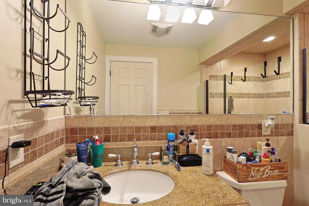25 Mariner Ct