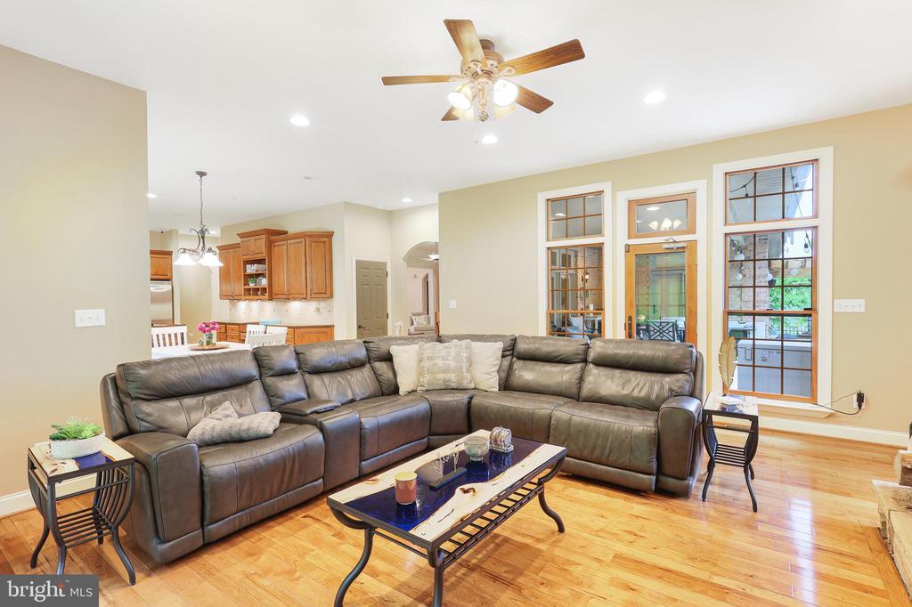 25 Mariner Ct