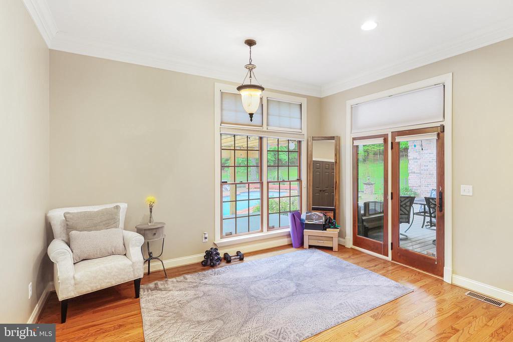 25 Mariner Ct