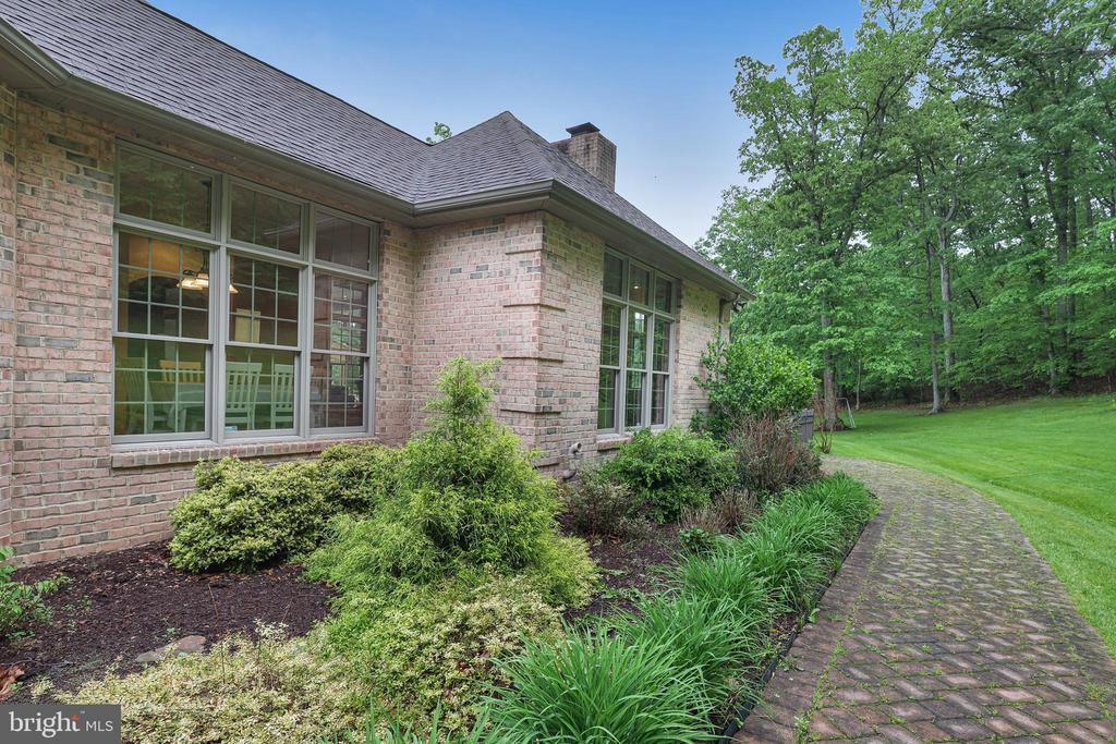 25 Mariner Ct