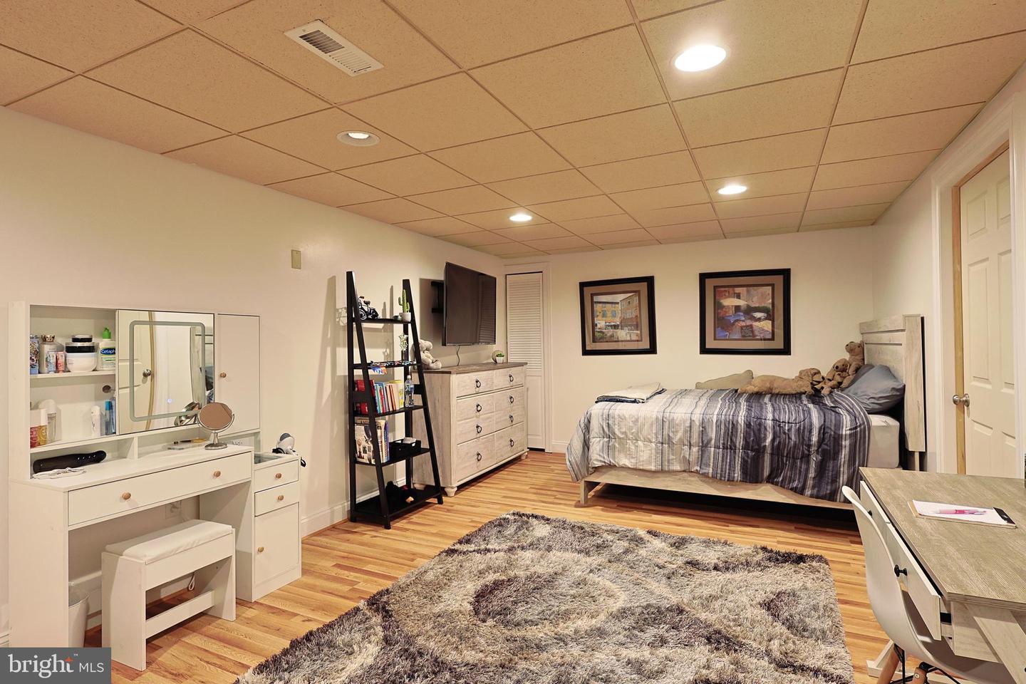 25 Mariner Ct
