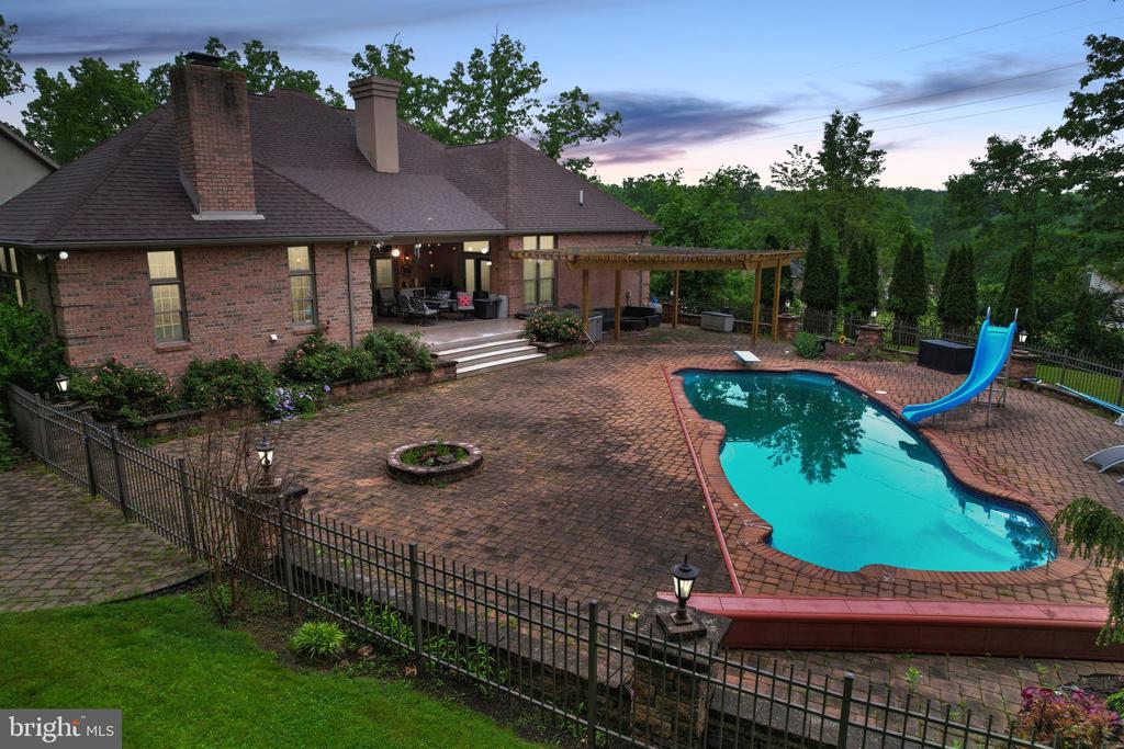 25 Mariner Ct