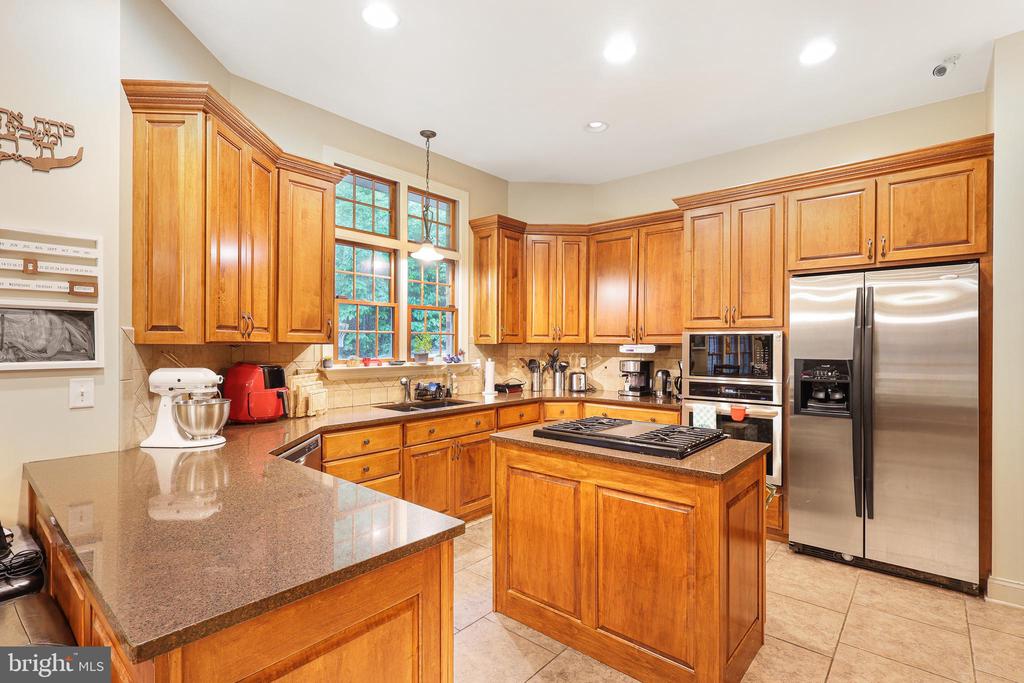 25 Mariner Ct
