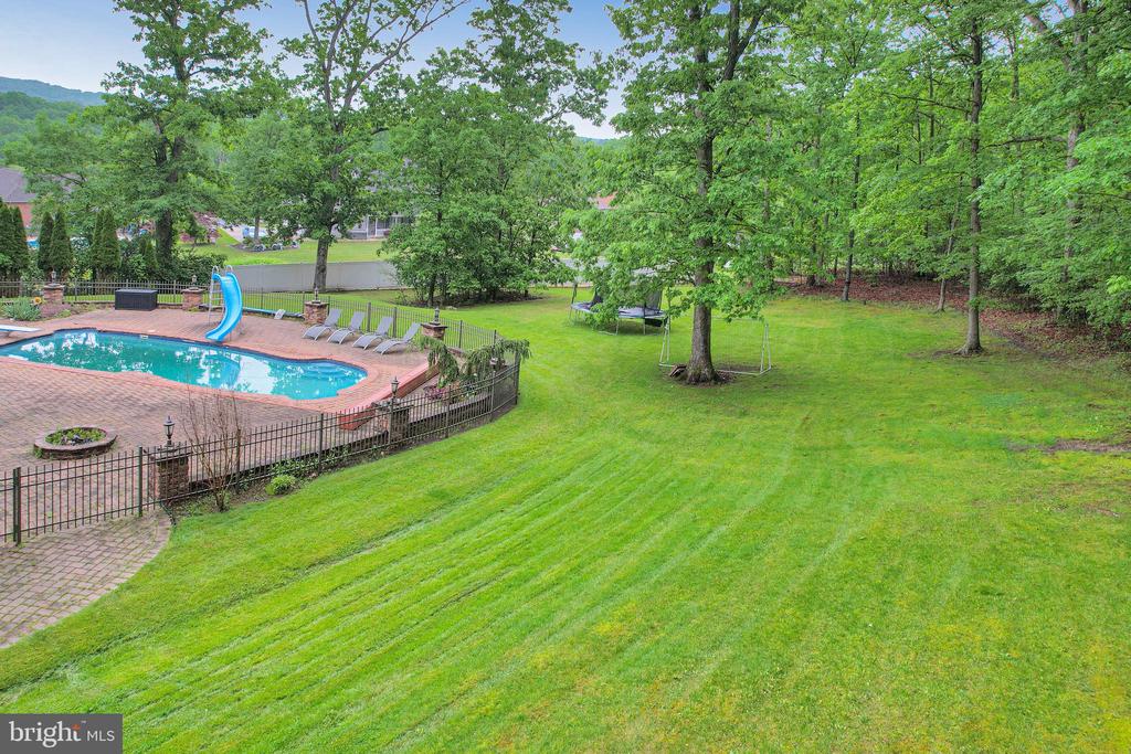 25 Mariner Ct