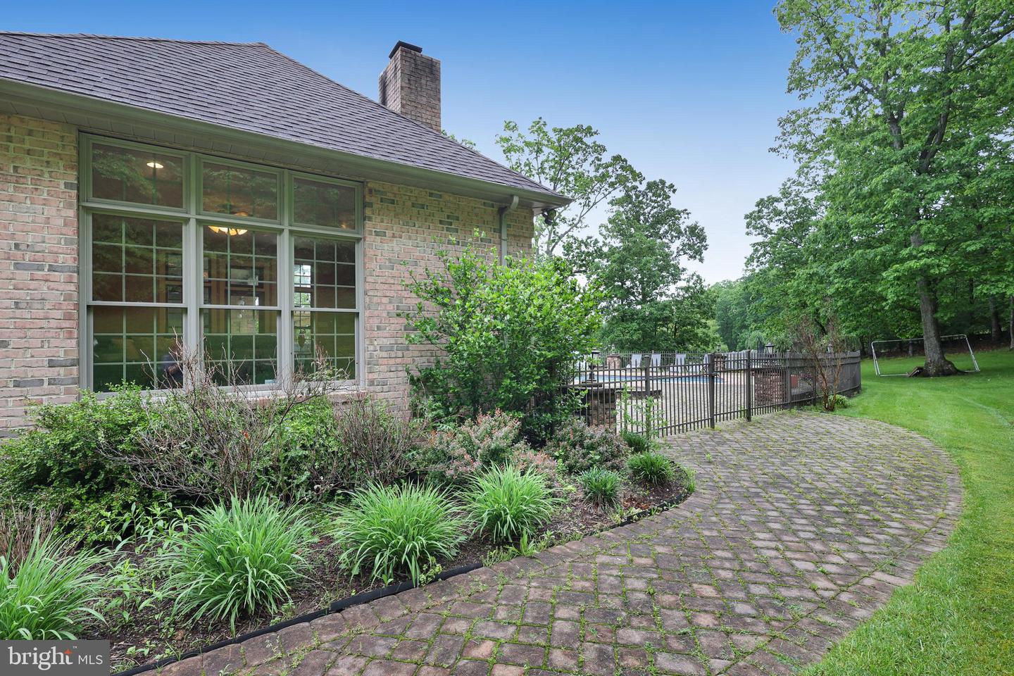 25 Mariner Ct