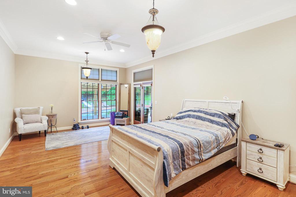 25 Mariner Ct