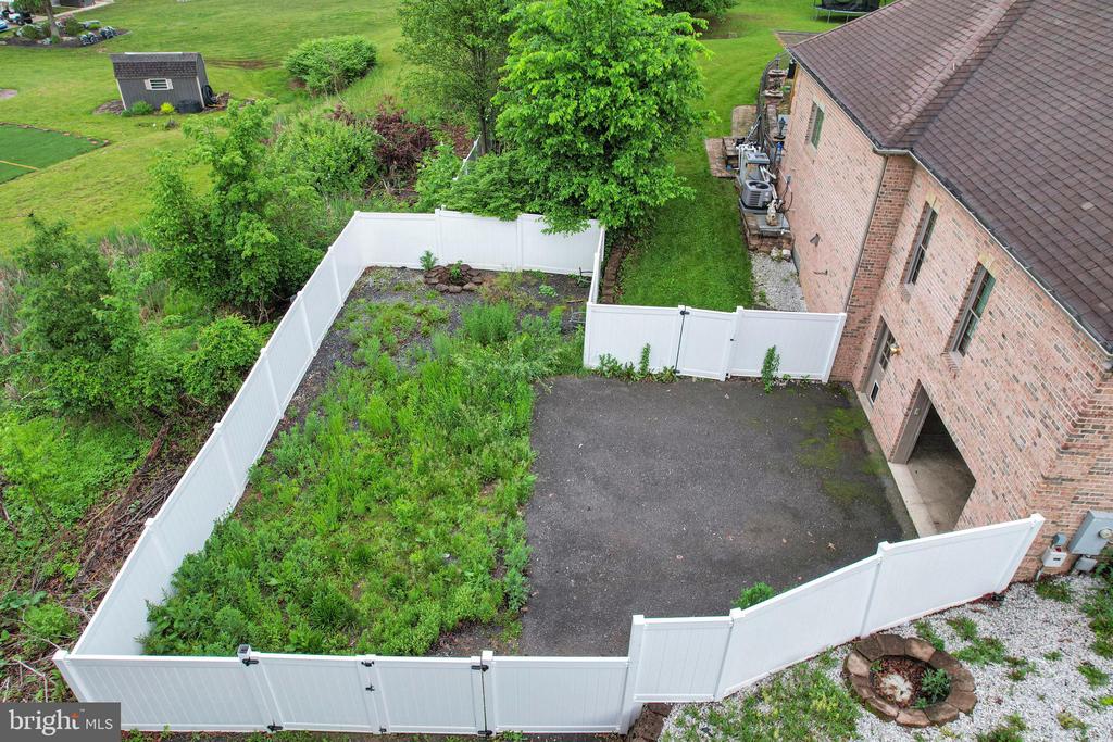 25 Mariner Ct