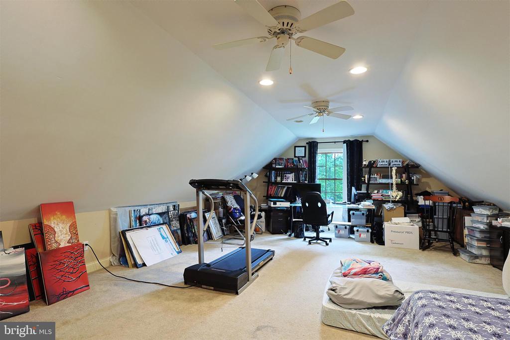 25 Mariner Ct