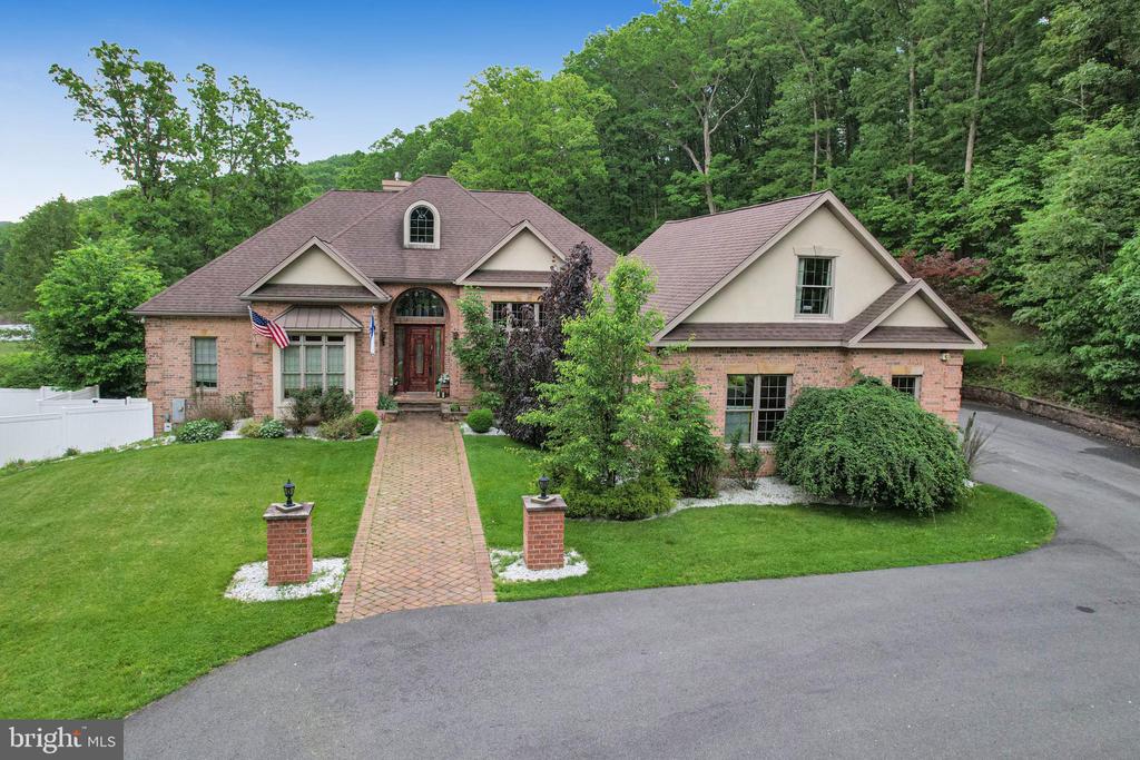 25 Mariner Ct