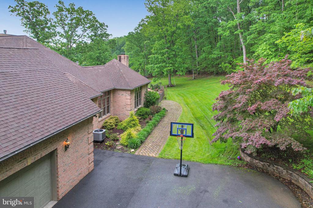 25 Mariner Ct