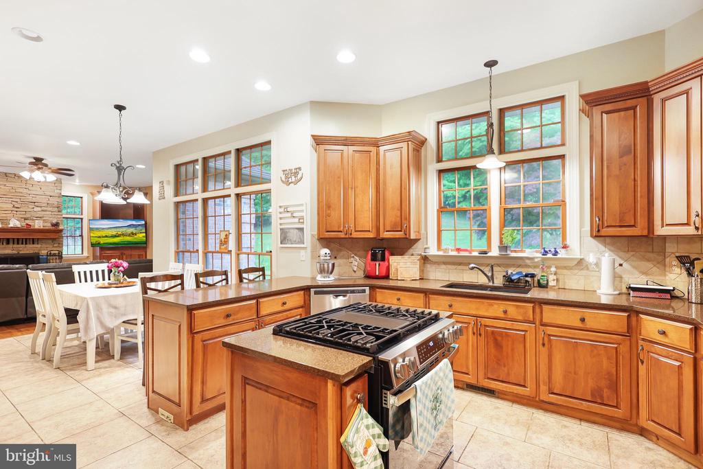 25 Mariner Ct