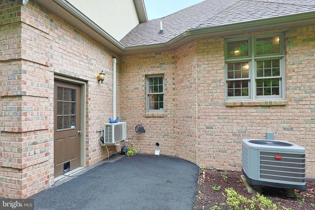 25 Mariner Ct