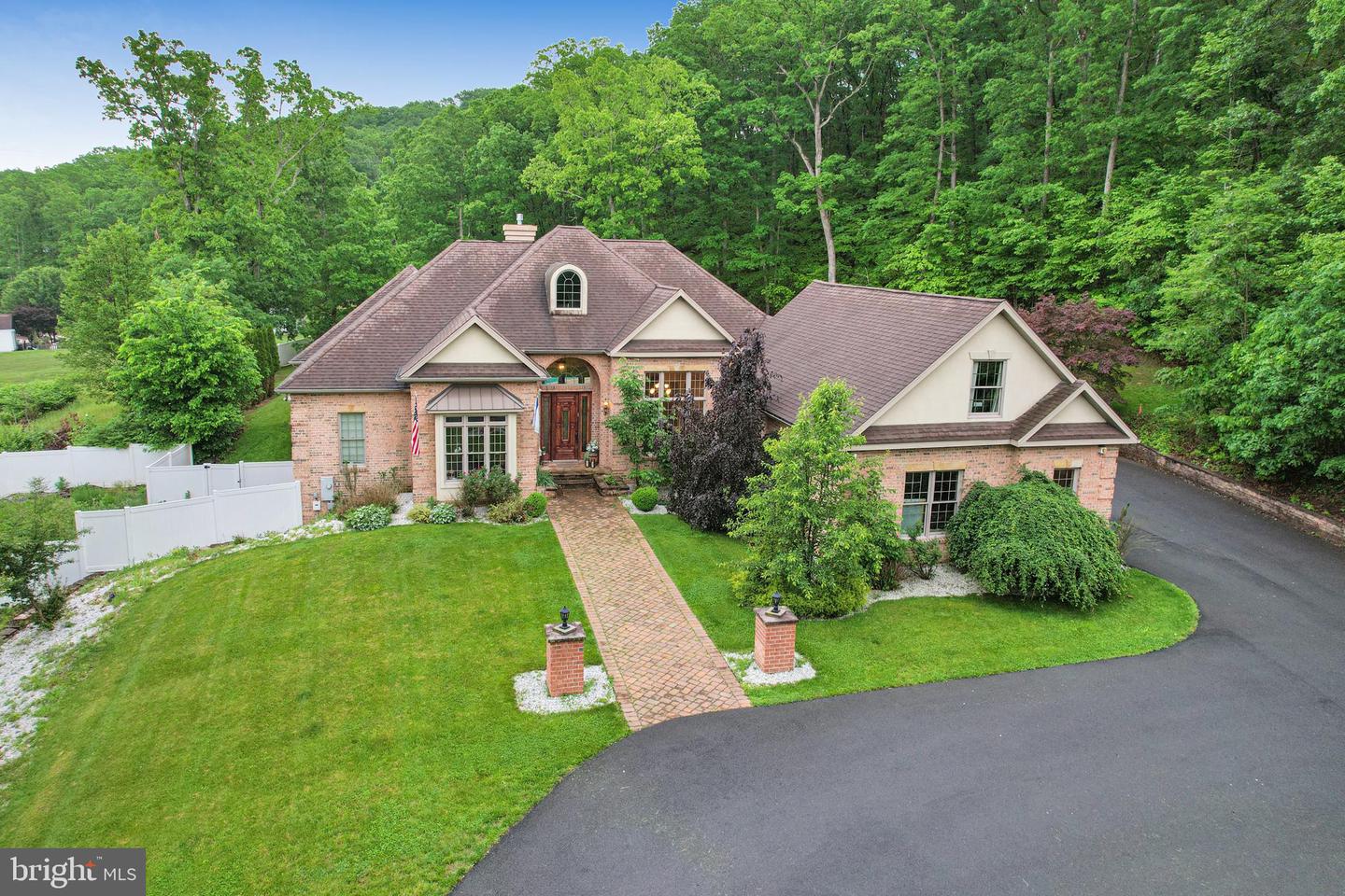 25 Mariner Ct