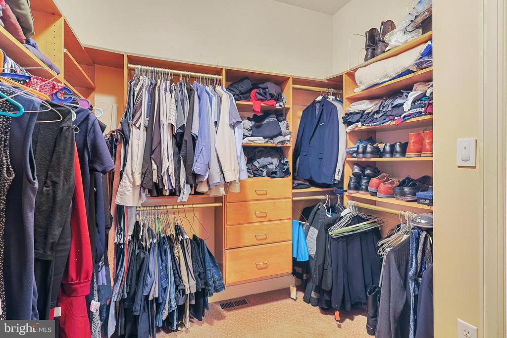 25 Mariner Ct