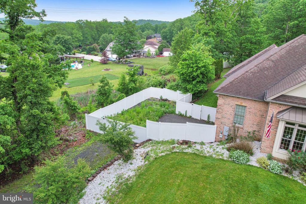 25 Mariner Ct
