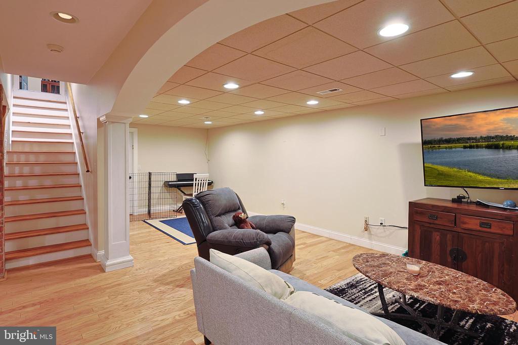 25 Mariner Ct