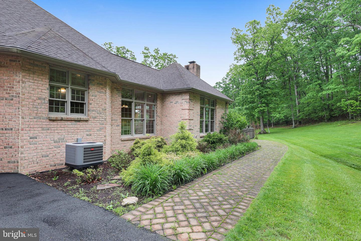 25 Mariner Ct