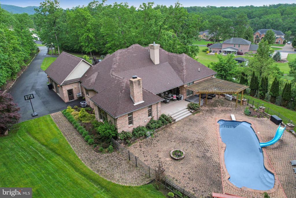 25 Mariner Ct