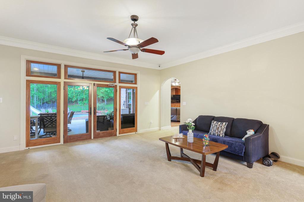 25 Mariner Ct