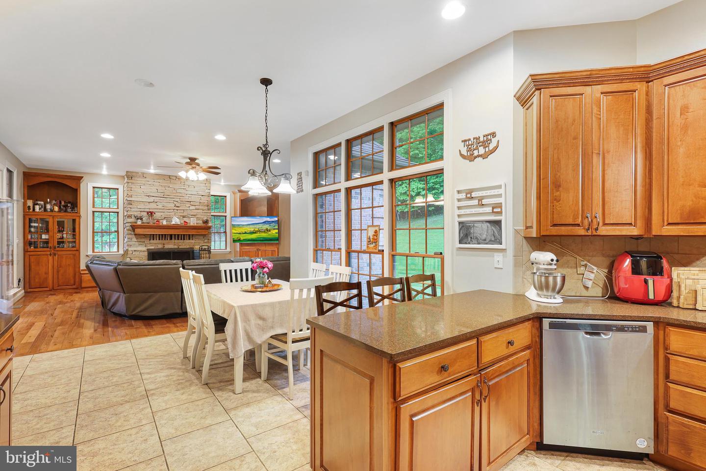 25 Mariner Ct