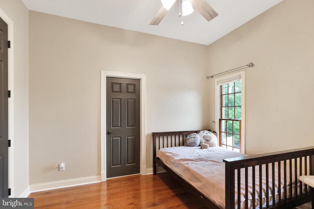 25 Mariner Ct