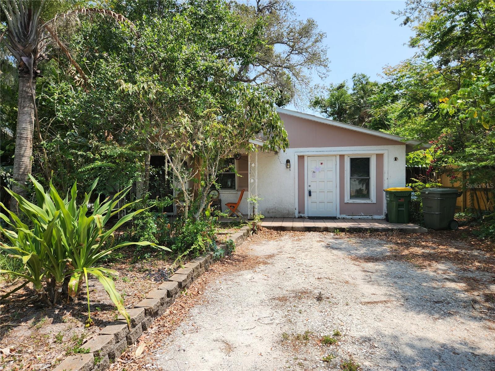 996 VIRGINIA DR