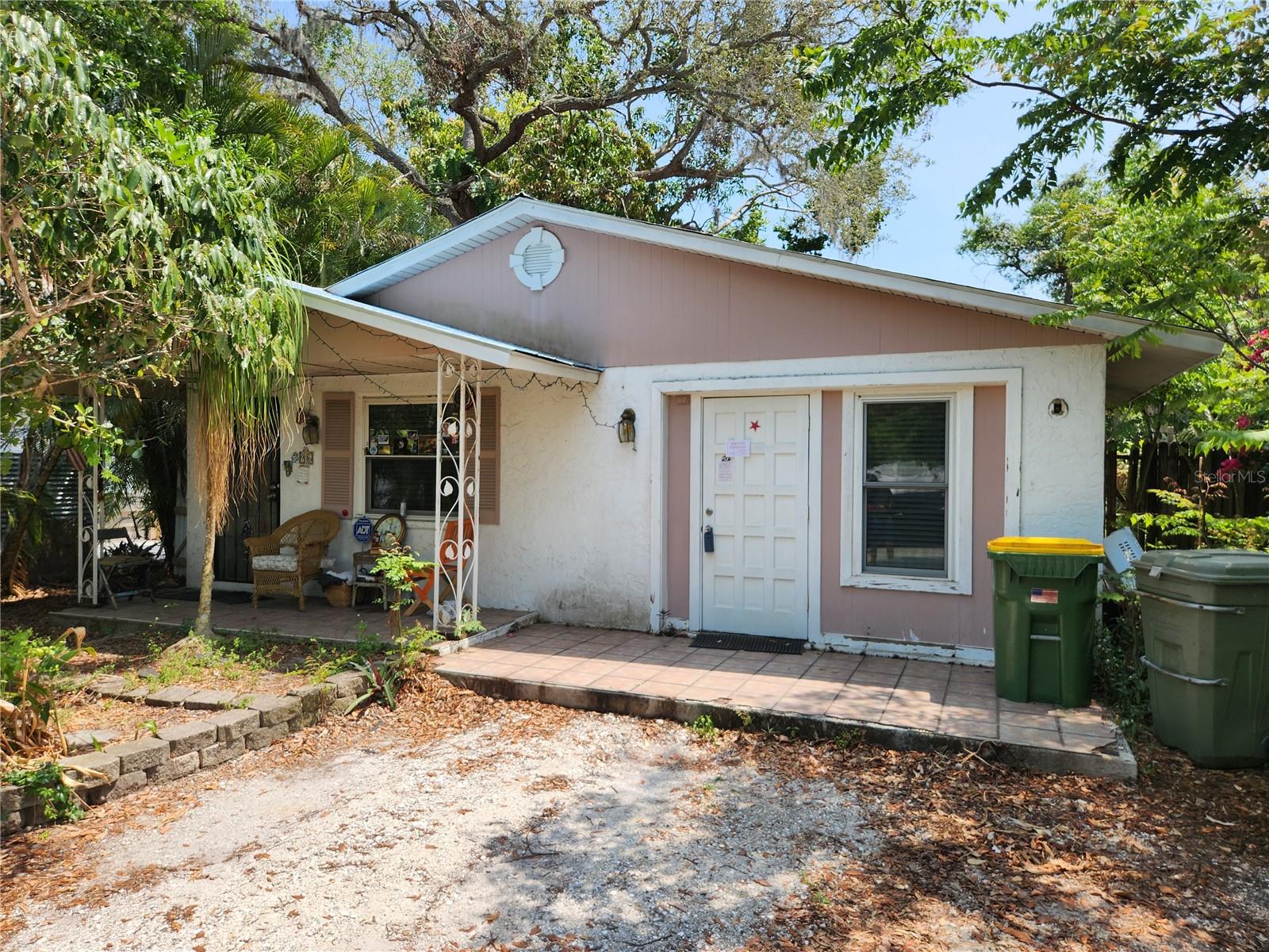 996 VIRGINIA DR