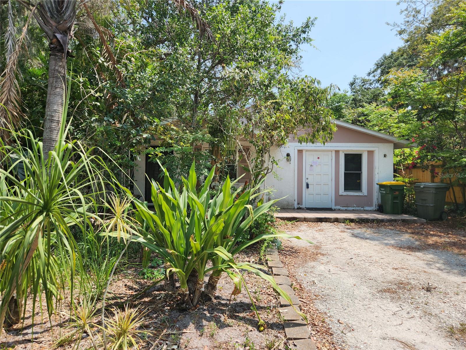 996 VIRGINIA DR