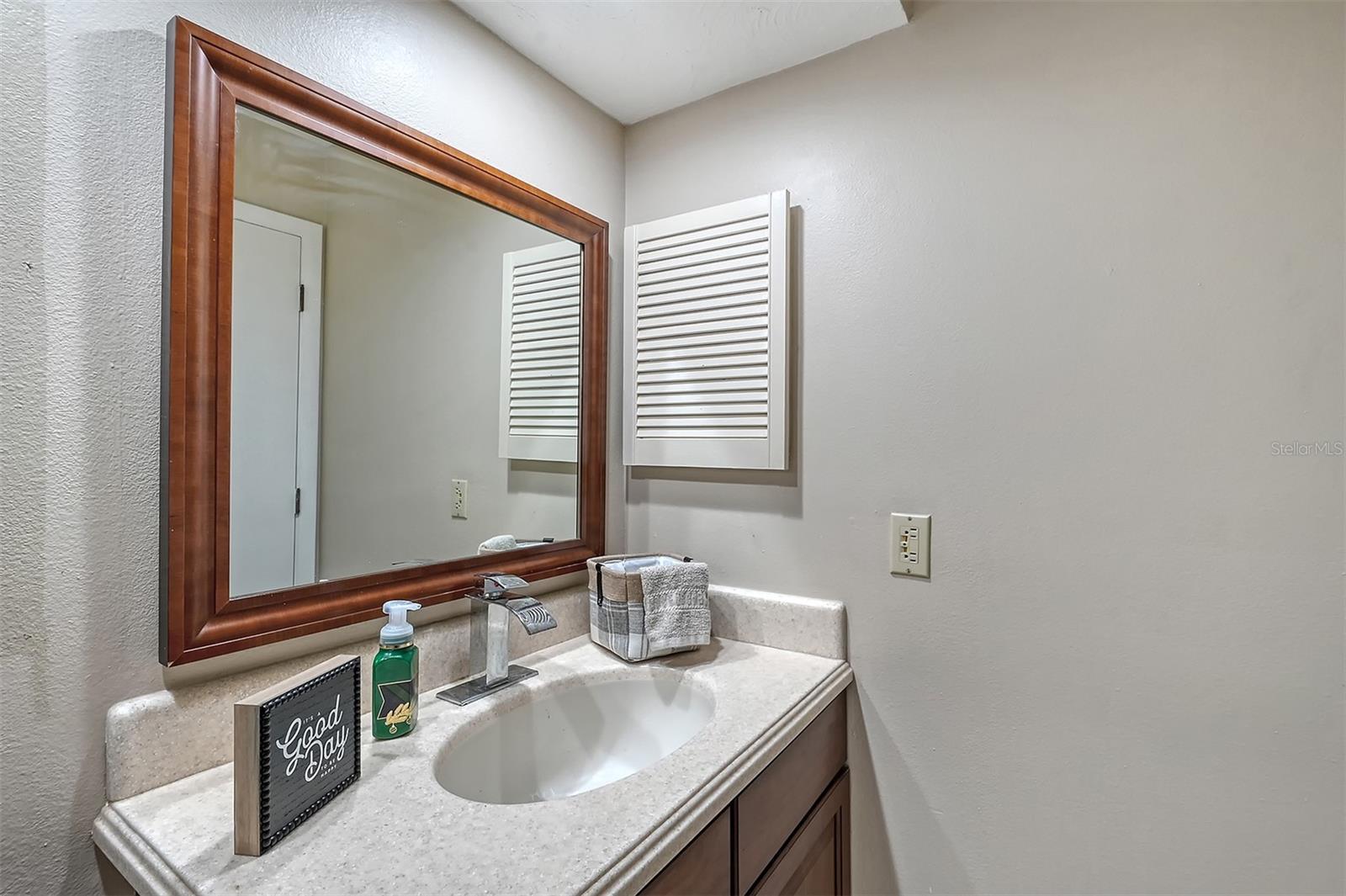 663 N JEFFERSON AVE #663
