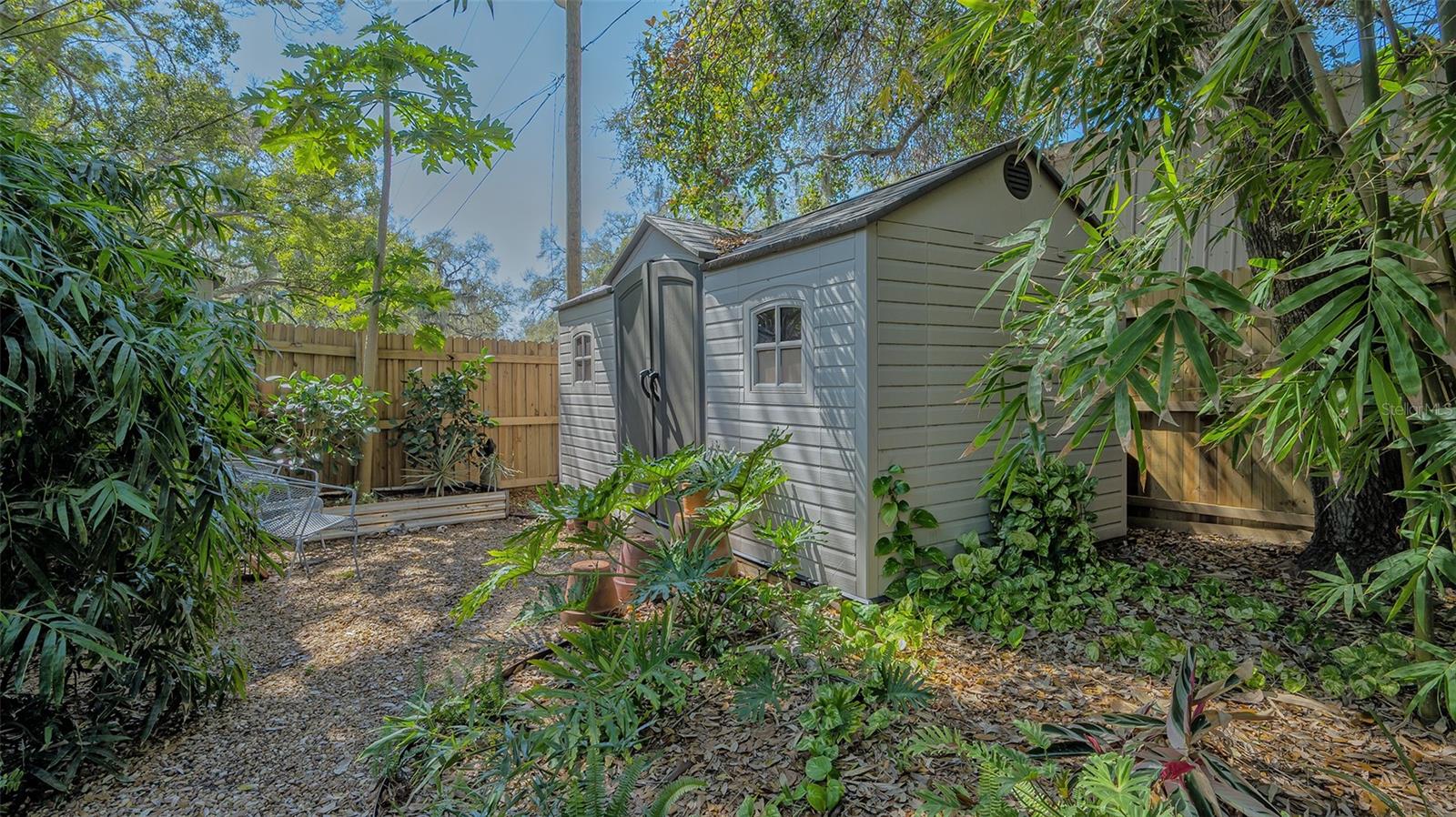 1921 EDGEWATER DR