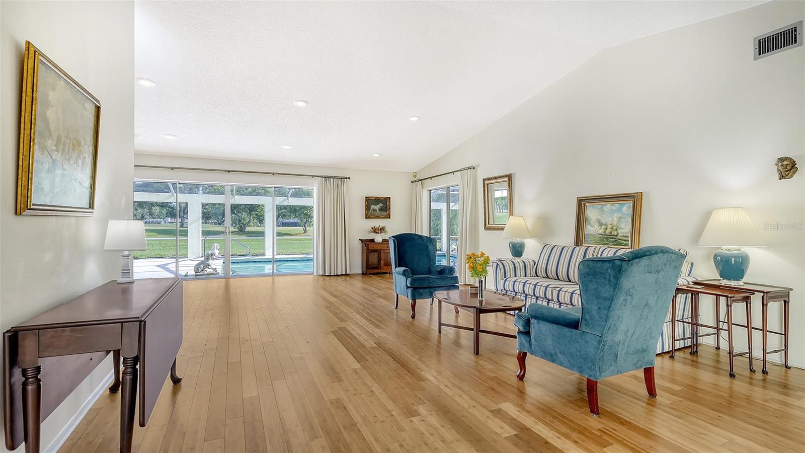 5209 PALM AIRE DR