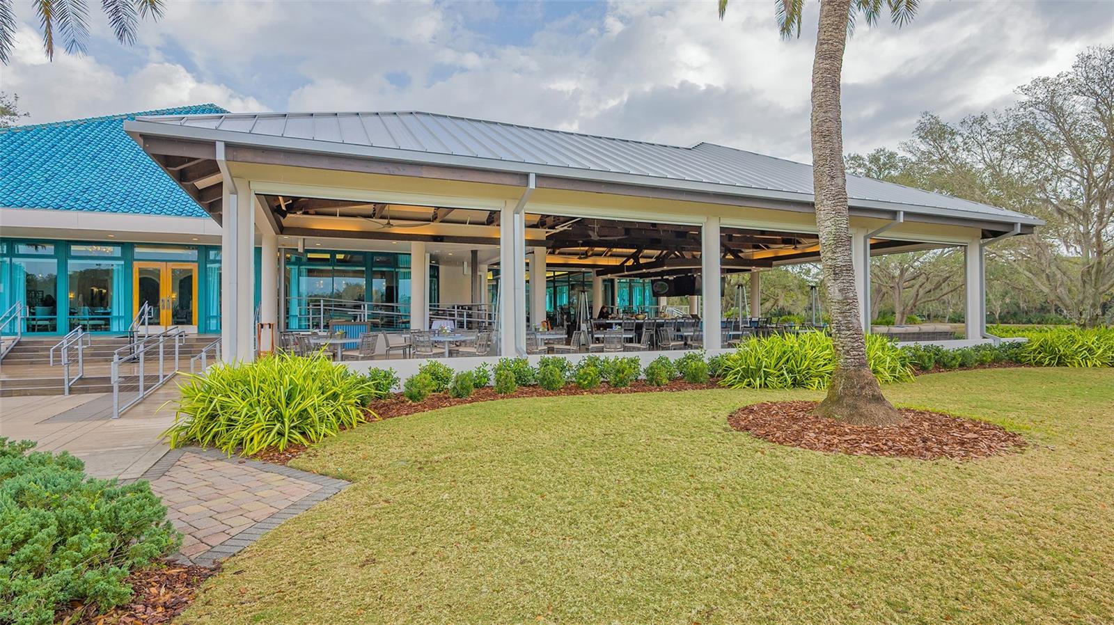 5209 PALM AIRE DR
