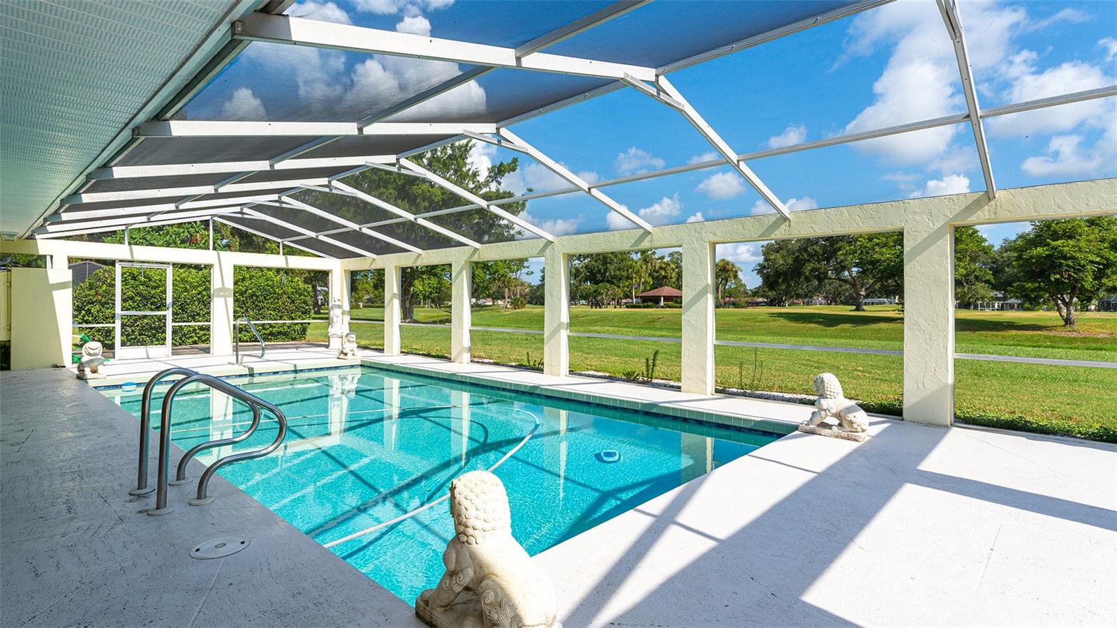 5209 PALM AIRE DR