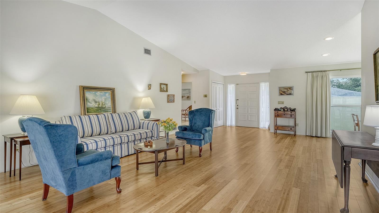 5209 PALM AIRE DR