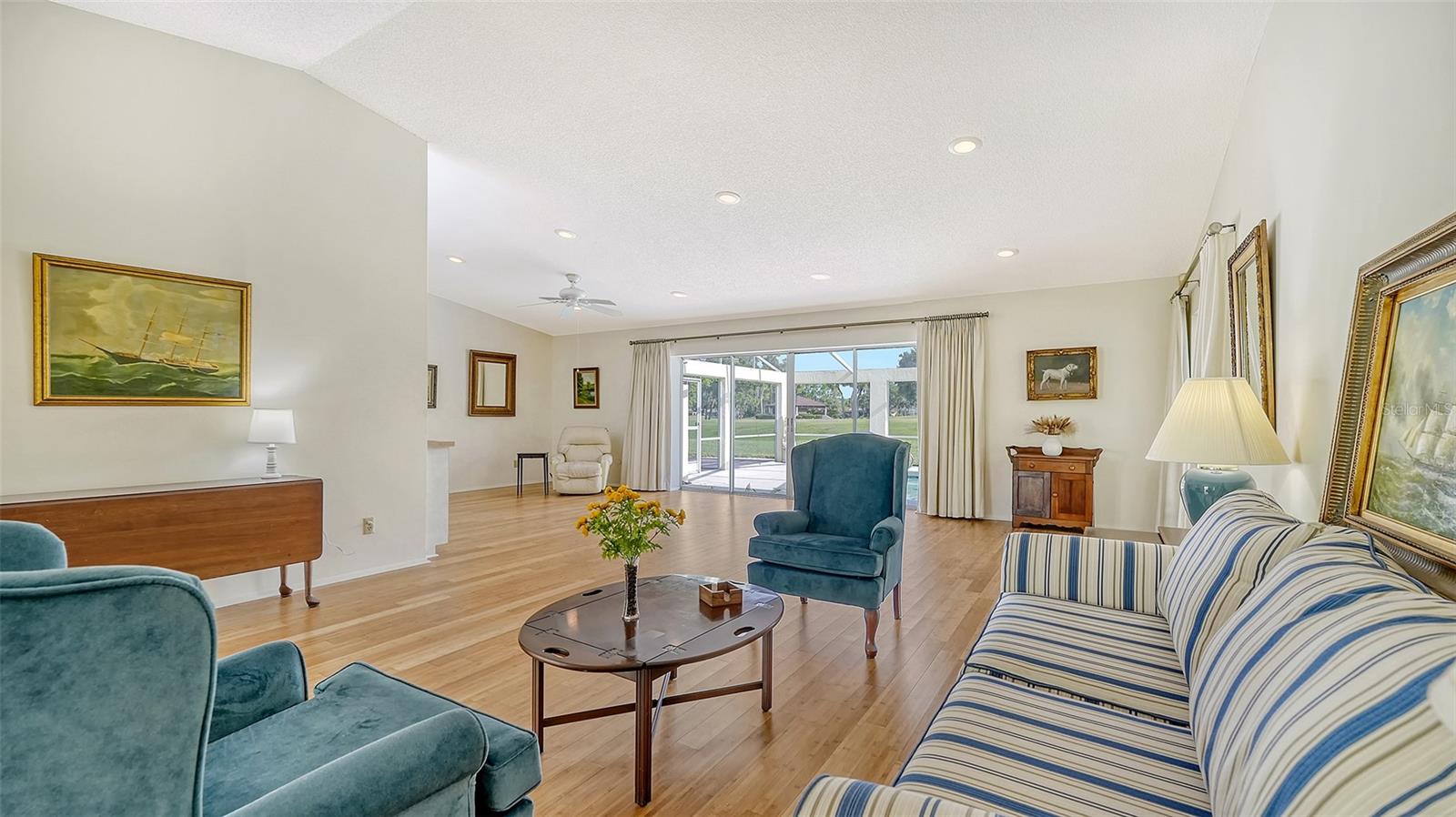 5209 PALM AIRE DR