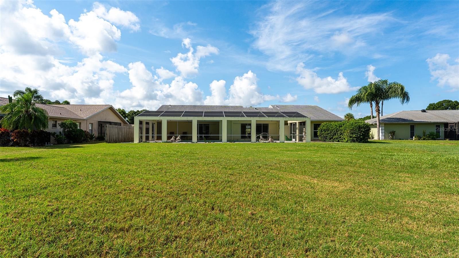 5209 PALM AIRE DR