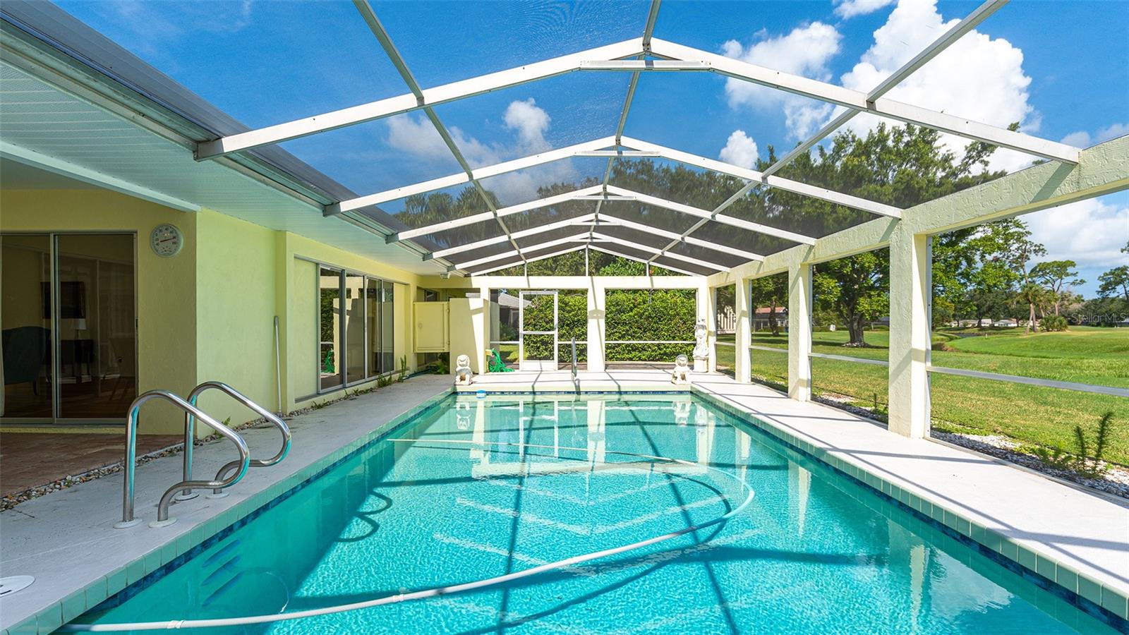 5209 PALM AIRE DR